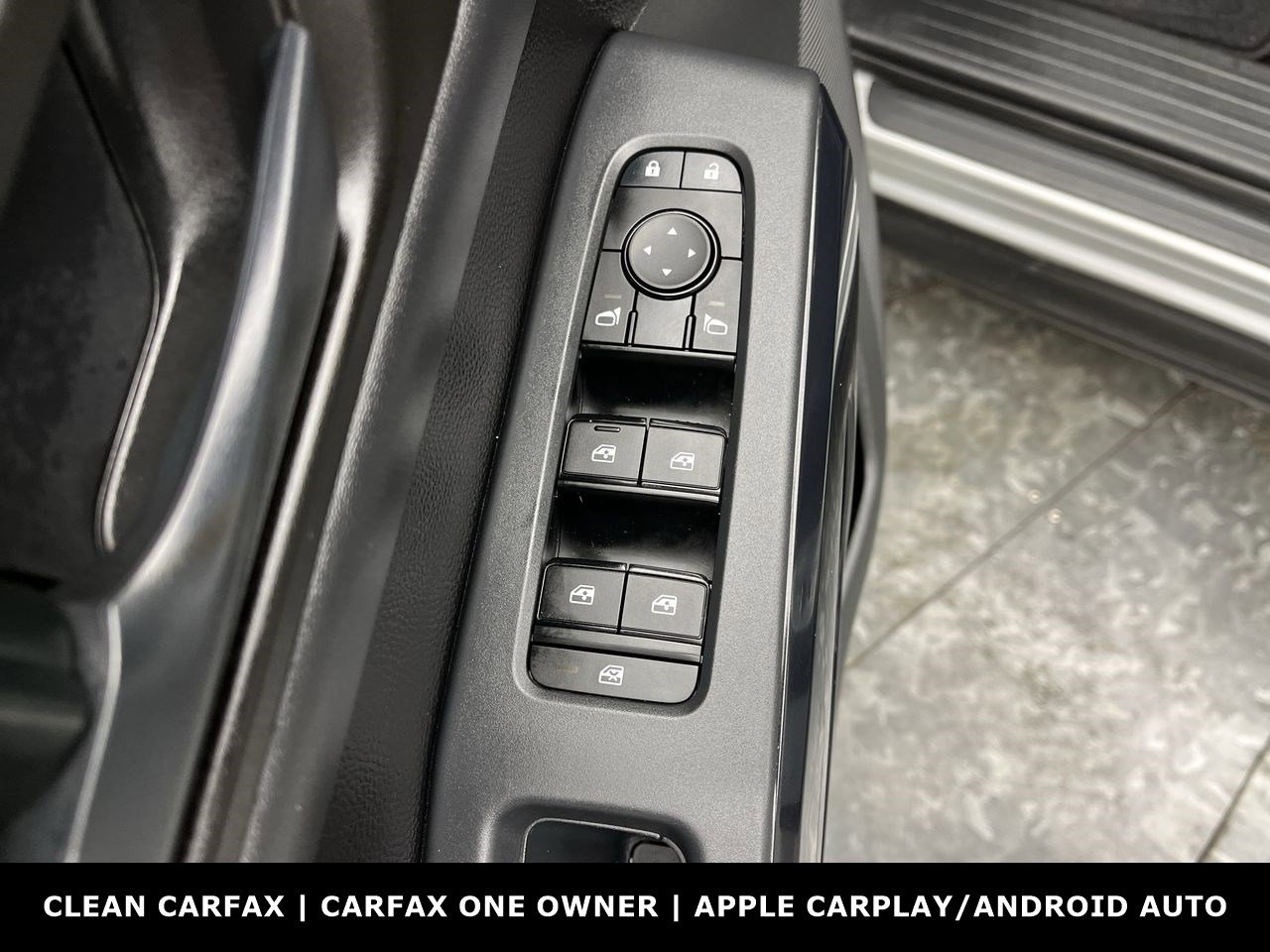 Used 2024 Nissan Pathfinder SV image 7