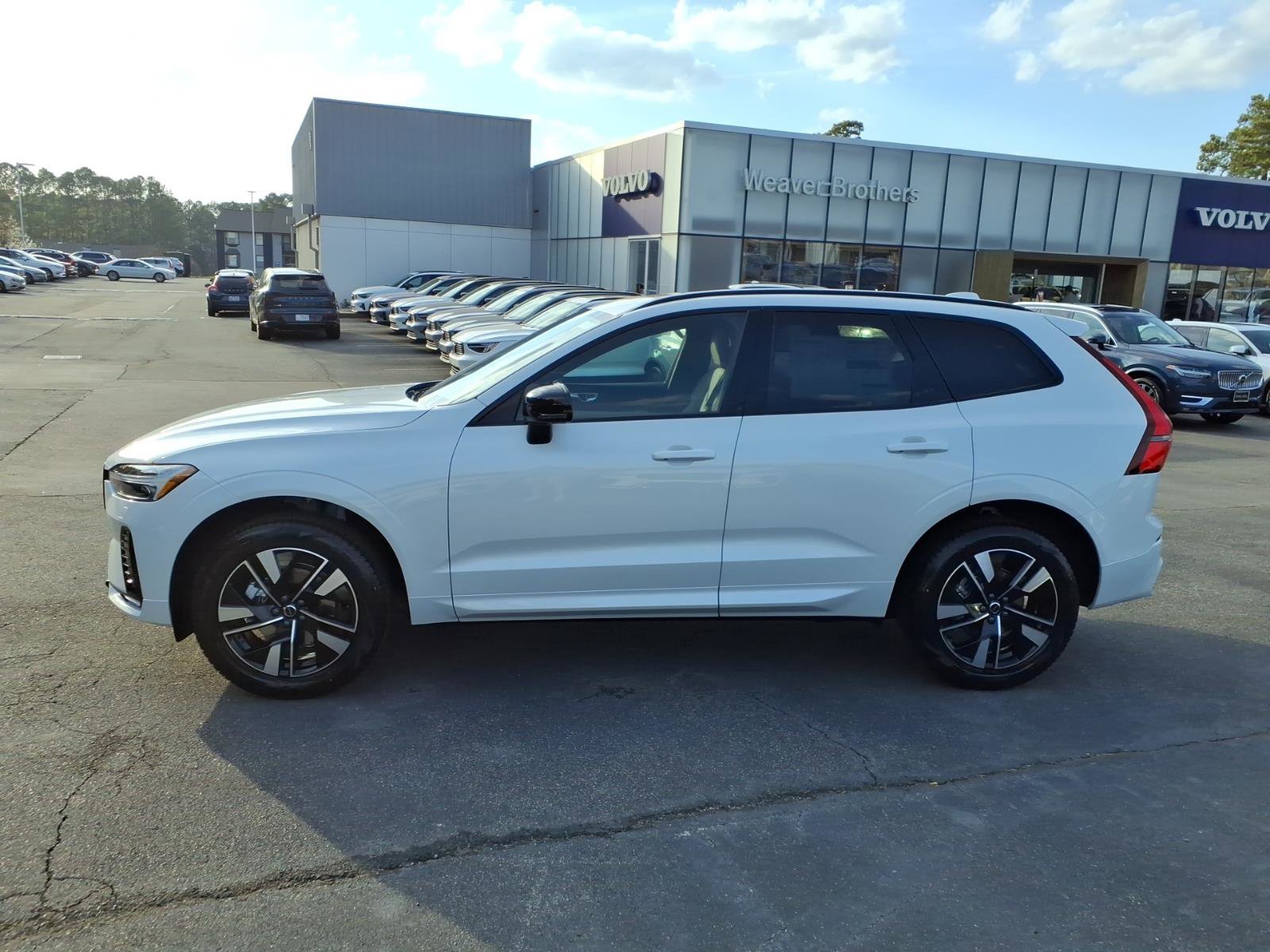 New 2026 Volvo XC60 B5 Core w/ Climate Package AWD/4WD image 8