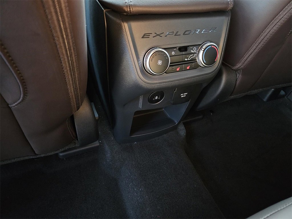 New 2026 Ford Explorer Platinum image 10