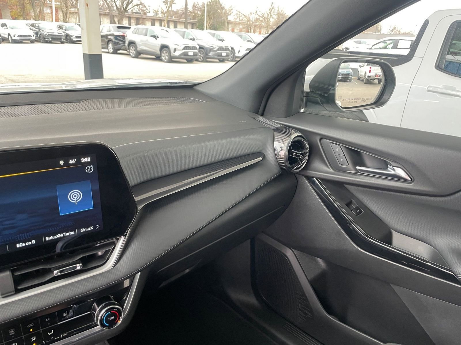 Used 2025 Chevrolet Equinox LT image 34