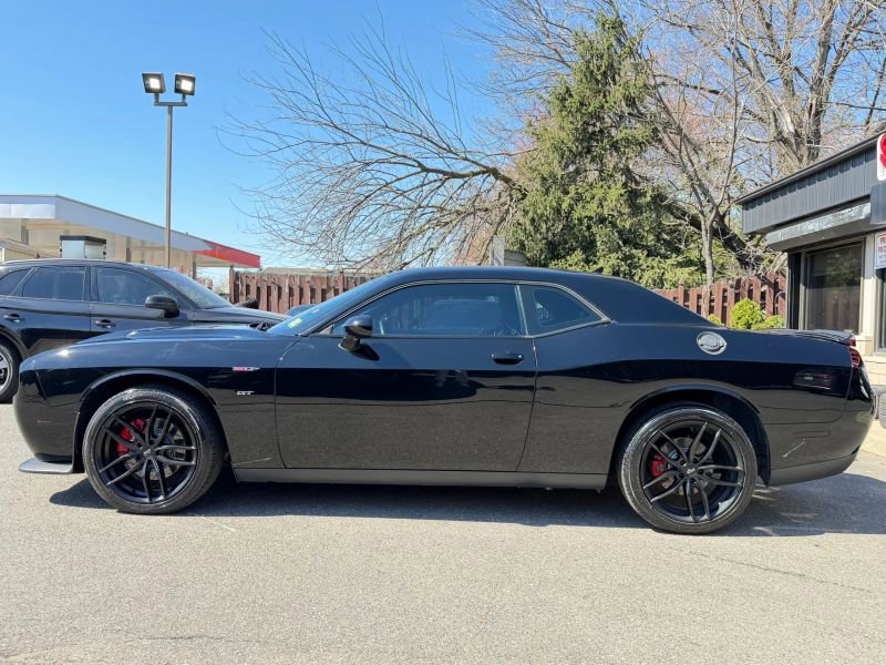 Used 2017 Dodge Challenger GT w/ GT Interior Package image 8