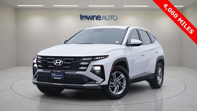 Used 2025 Hyundai Tucson SE AWD/4WD image 2