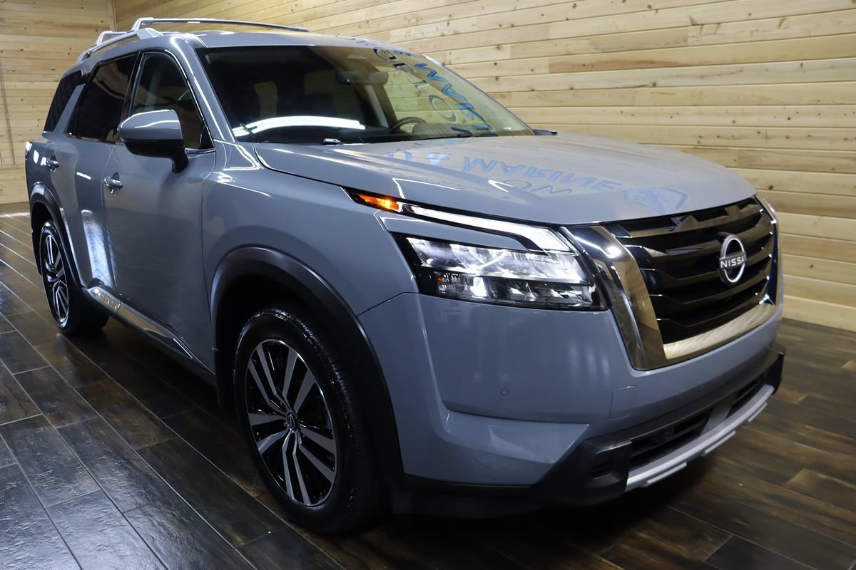 Used 2025 Nissan Pathfinder Platinum w/ Cargo Package AWD/4WD image 2