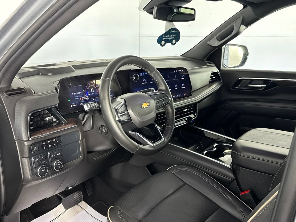 Certified 2025 Chevrolet Suburban Premier AWD/4WD image 10