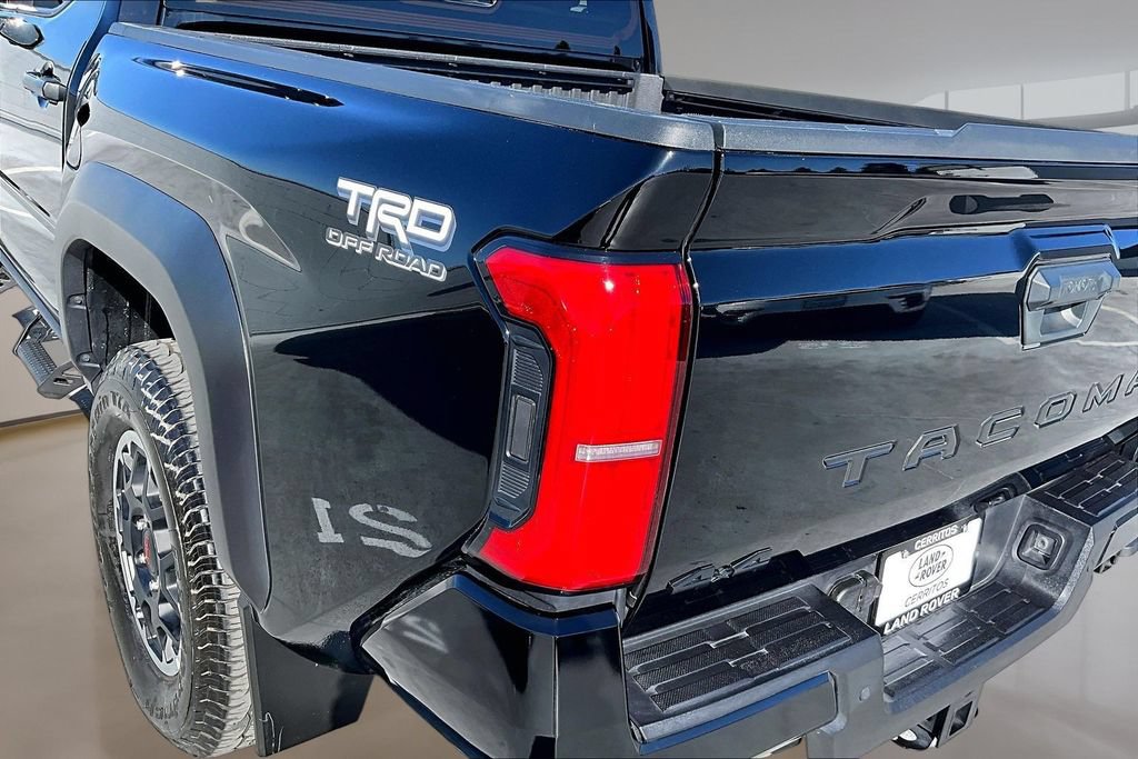 Used 2024 Toyota Tacoma TRD Off-Road w/ TRD Off Road Premium Package AWD/4WD image 19