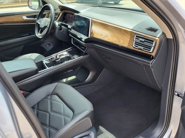 Used 2024 Volkswagen Atlas SE AWD/4WD image 25