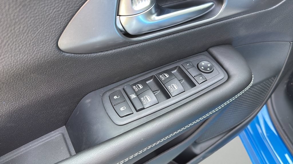 New 2026 Chrysler Pacifica Select AWD/4WD image 25