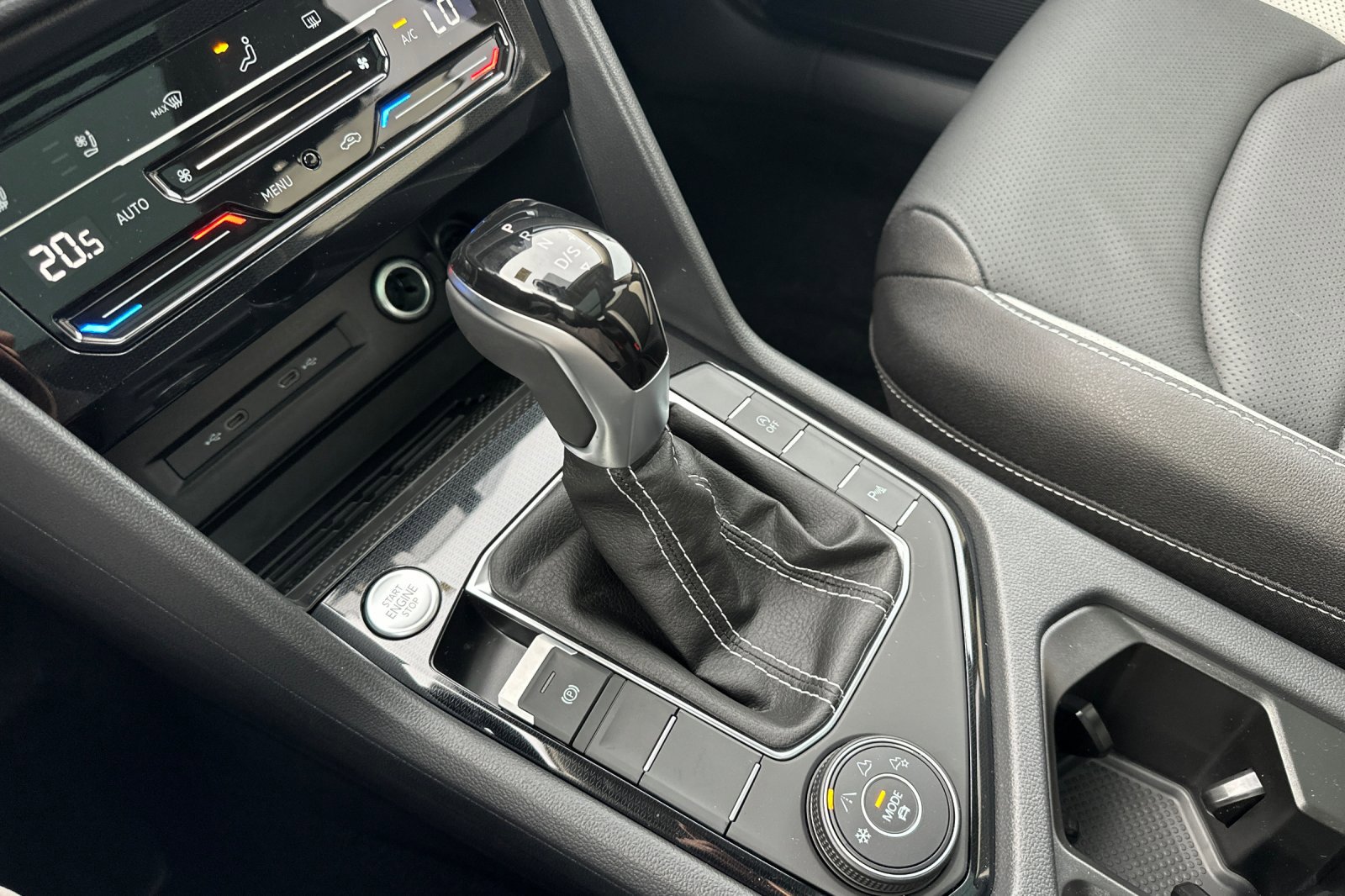 New 2026 Volkswagen Taos SEL image 22