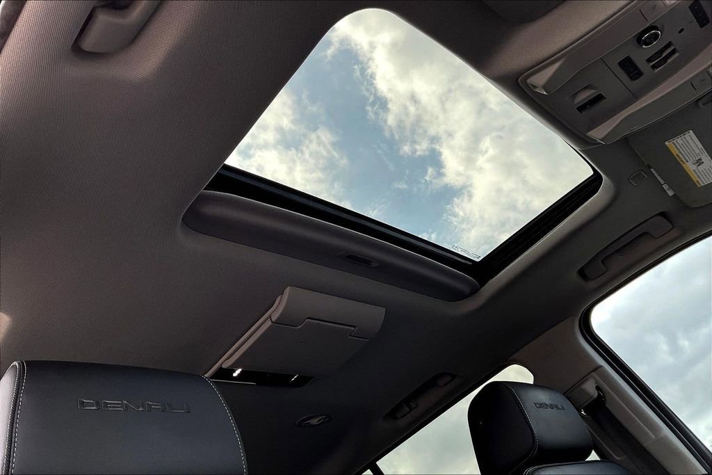 Used 2019 GMC Yukon XL Denali w/ Open Road Package image 17