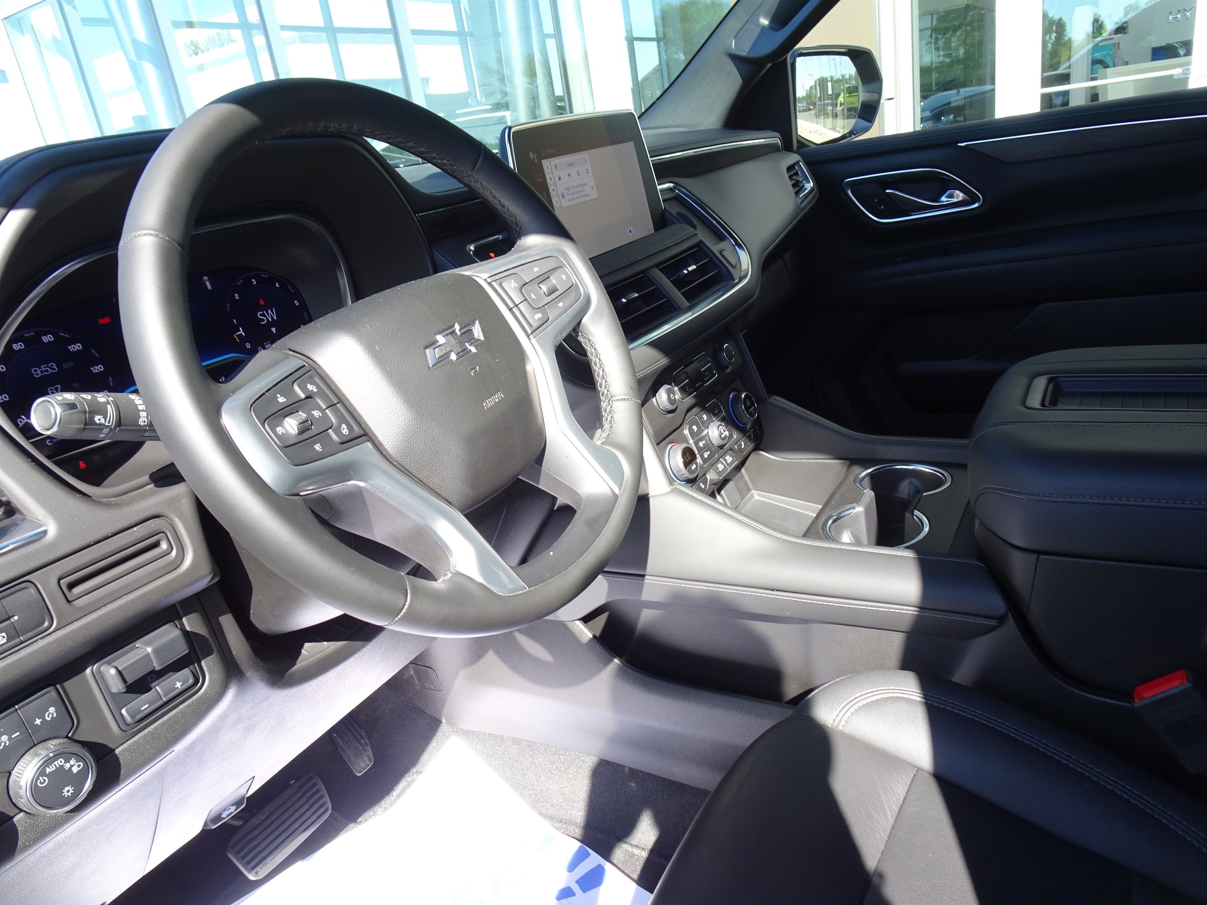 Used 2023 Chevrolet Tahoe Z71 w/ Luxury Package AWD/4WD image 12