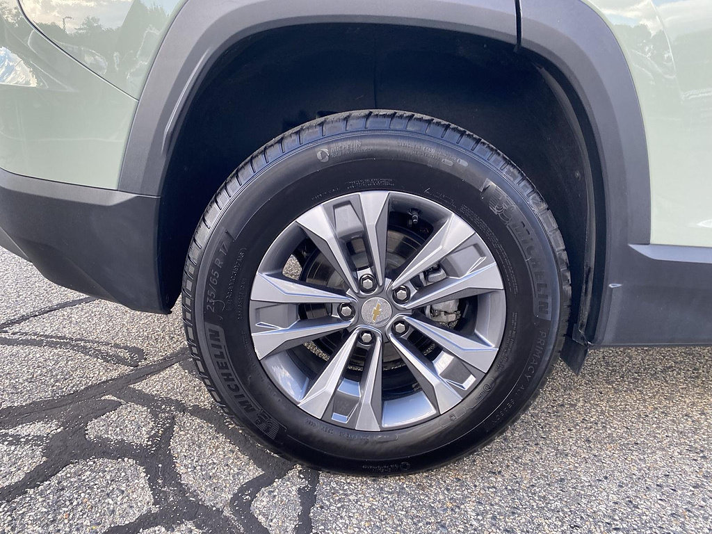Certified 2025 Chevrolet Equinox LT w/ Convenience Package II AWD/4WD image 10
