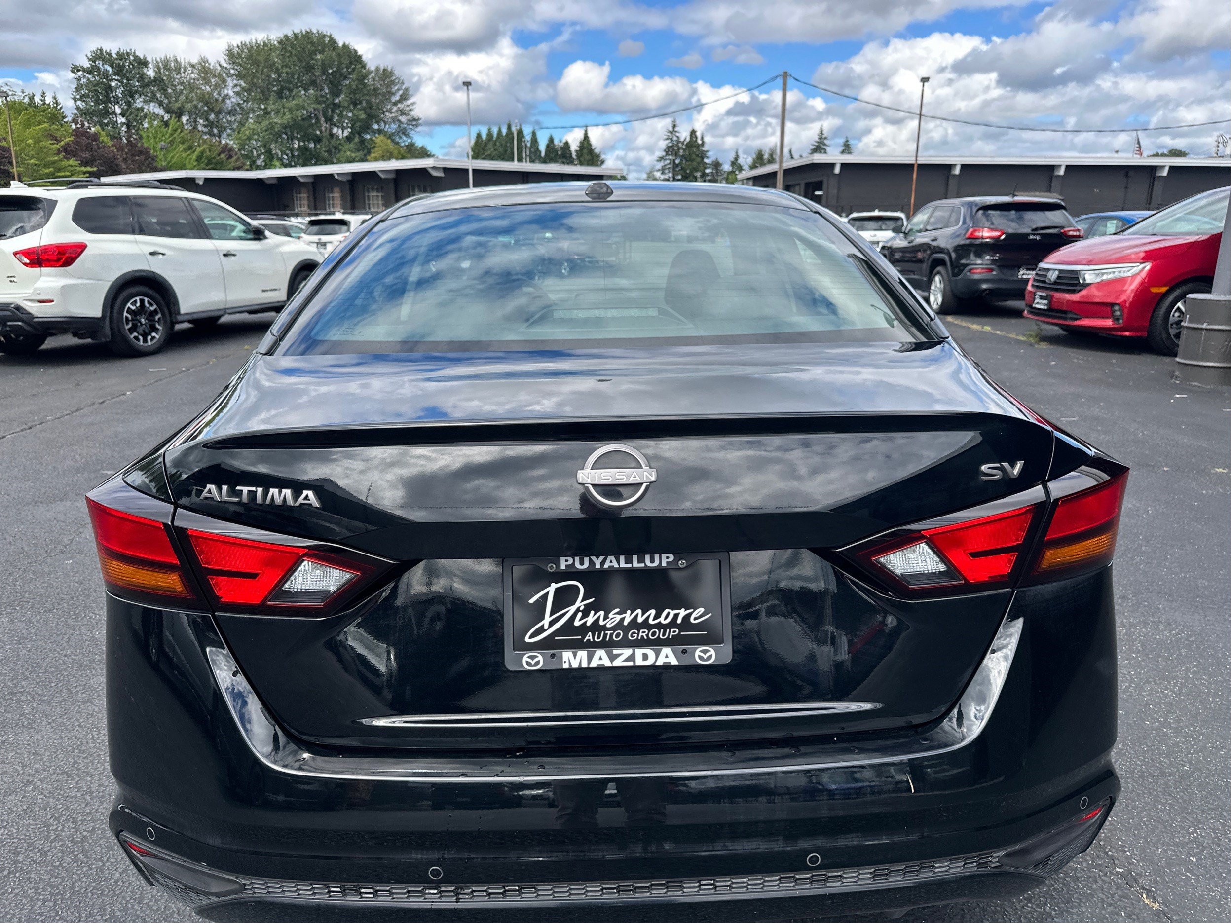 Used 2024 Nissan Altima 2.5 SV FWD image 25