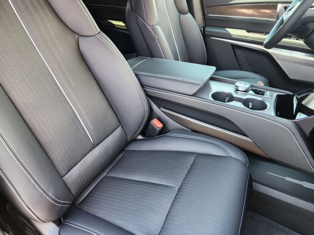 New 2026 Cadillac Vistiq Sport image 13