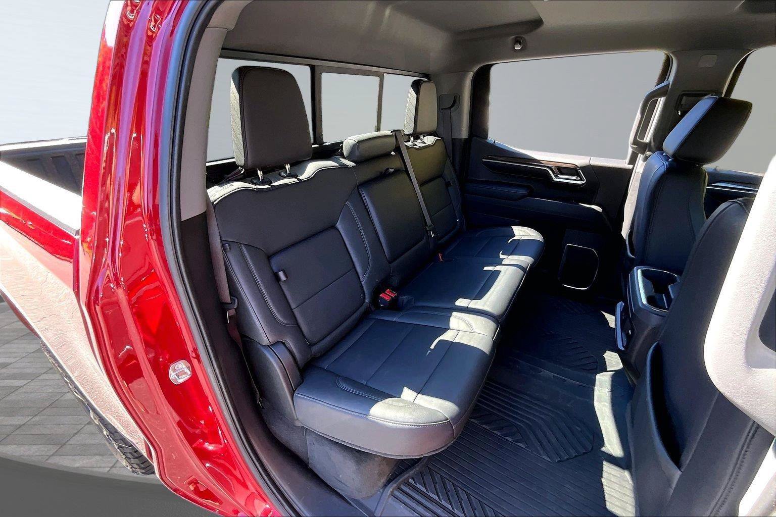 Used 2024 Chevrolet Silverado 1500 LT Trail Boss w/ Convenience Package II AWD/4WD image 28