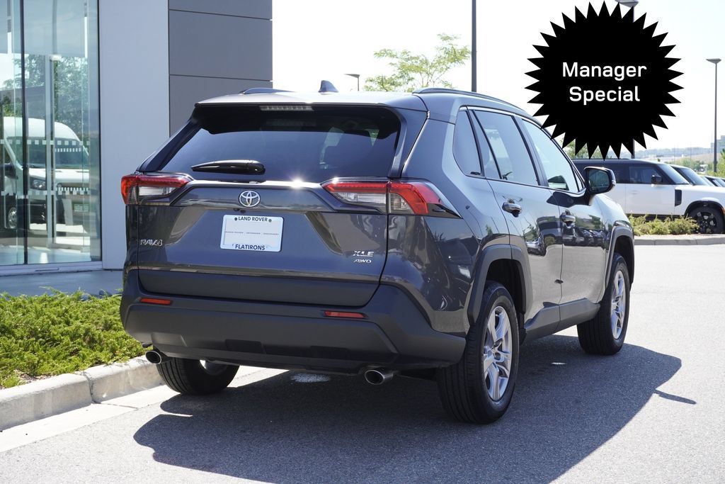 Used 2025 Toyota RAV4 XLE AWD/4WD image 2