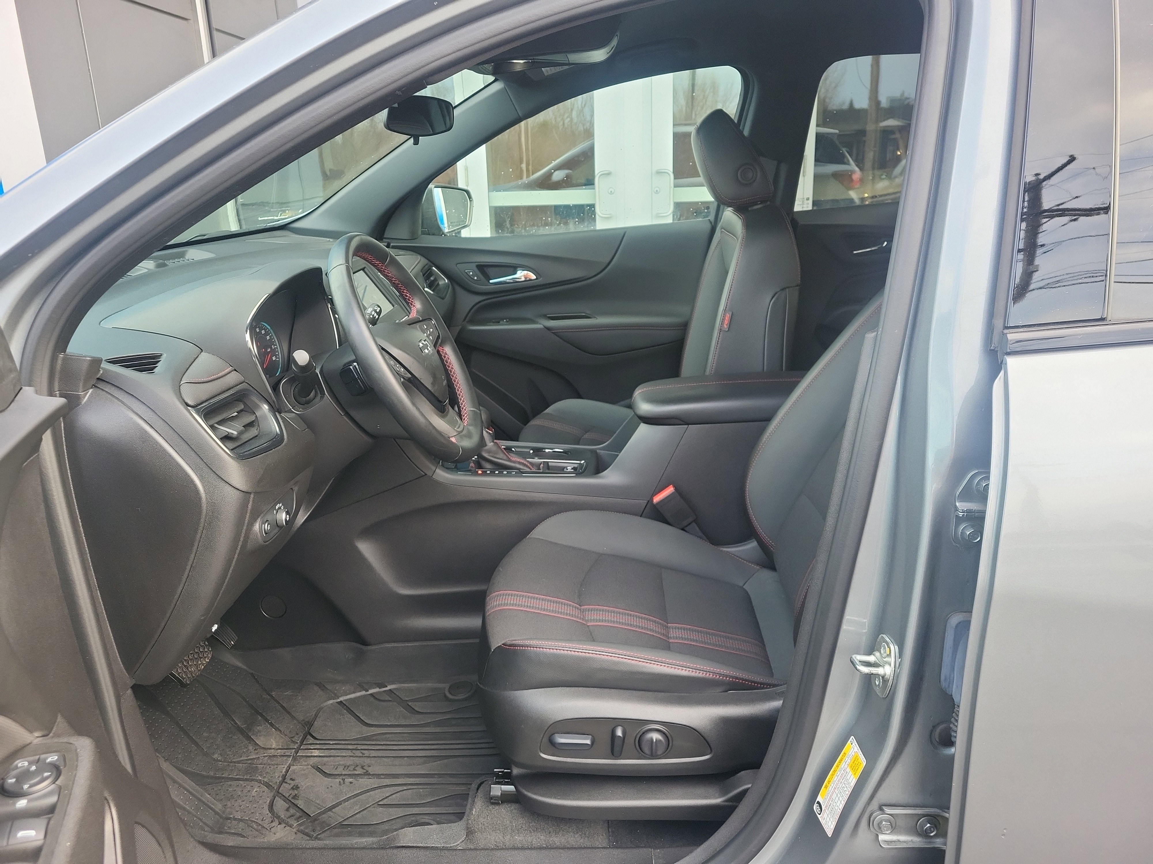 Certified 2024 Chevrolet Equinox RS w/ LPO, Floor Liner Package image 5