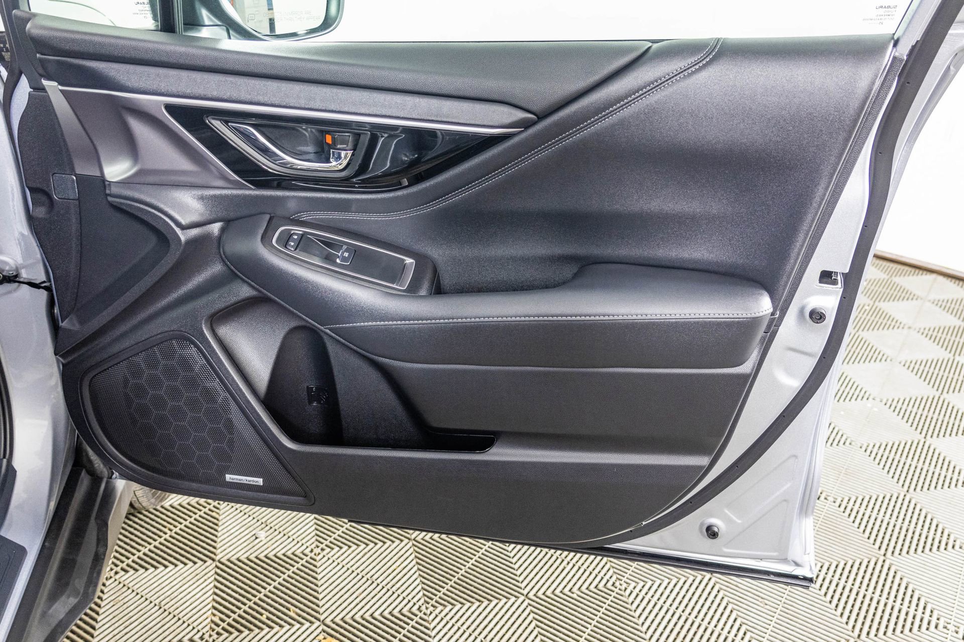 Used 2025 Subaru Outback Touring XT AWD/4WD image 51