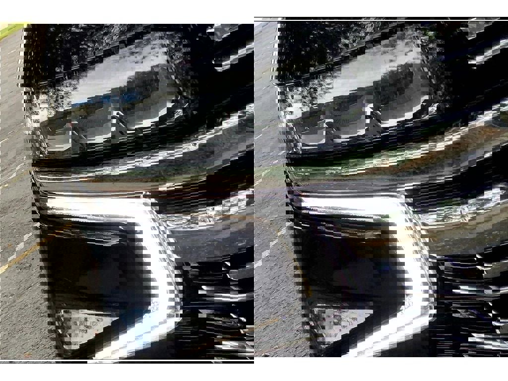 Used 2023 Chevrolet Suburban Premier image 29