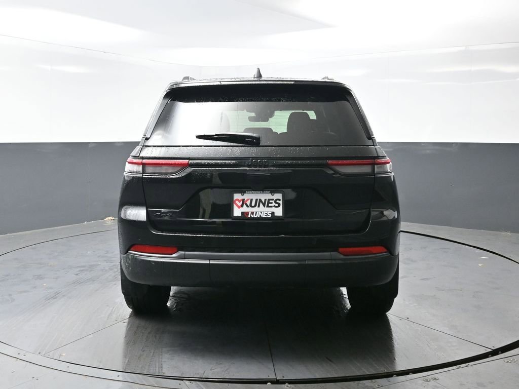 New 2026 Jeep Grand Cherokee Limited w/ Limited Altitude Package image 8