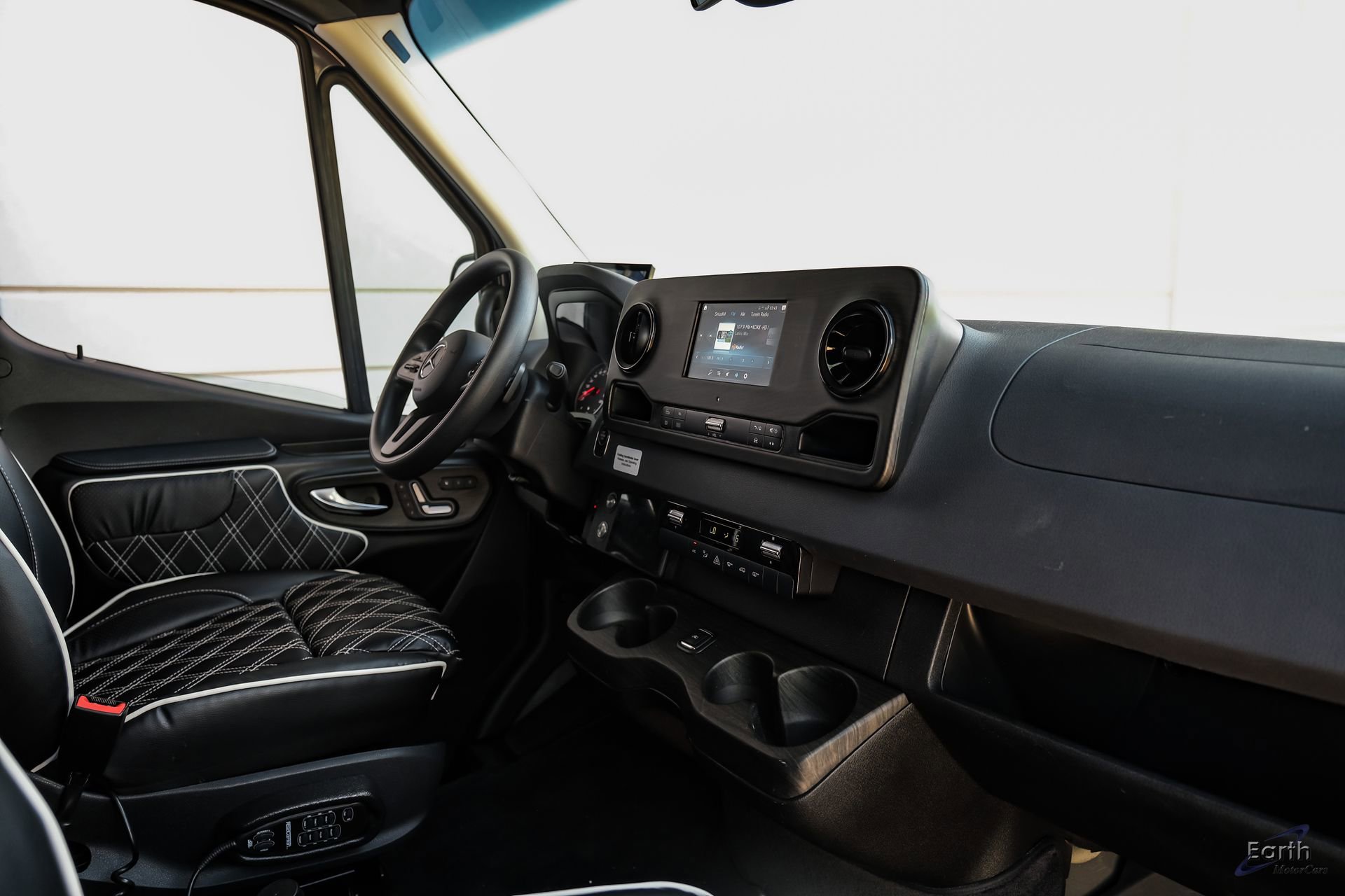 Used 2021 Mercedes-Benz Sprinter 3500 w/ Comfort Plus Package image 39