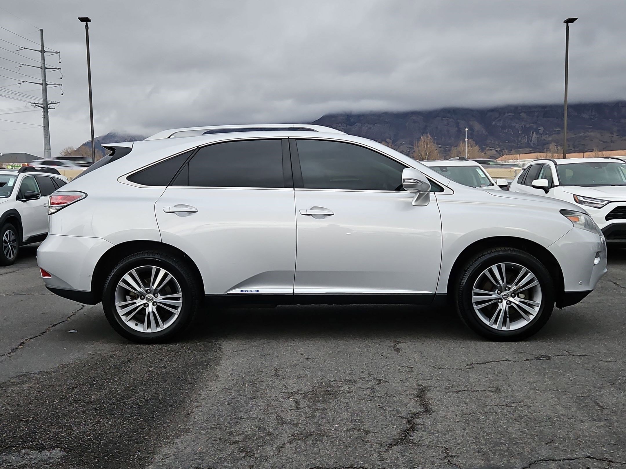 Used 2015 Lexus RX 450h AWD image 2