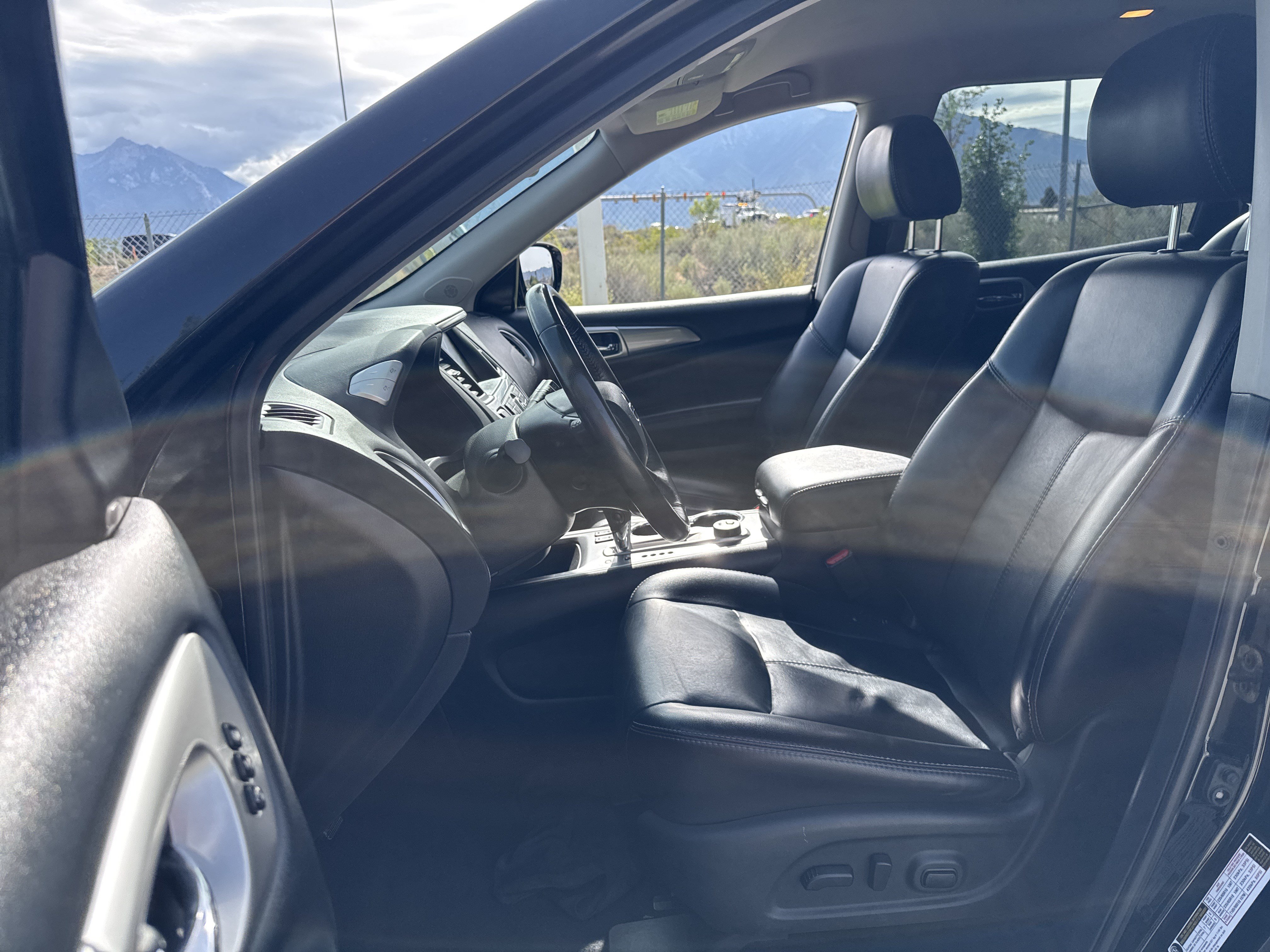 Used 2017 Nissan Pathfinder SL w/ SL Tech Package AWD/4WD image 14