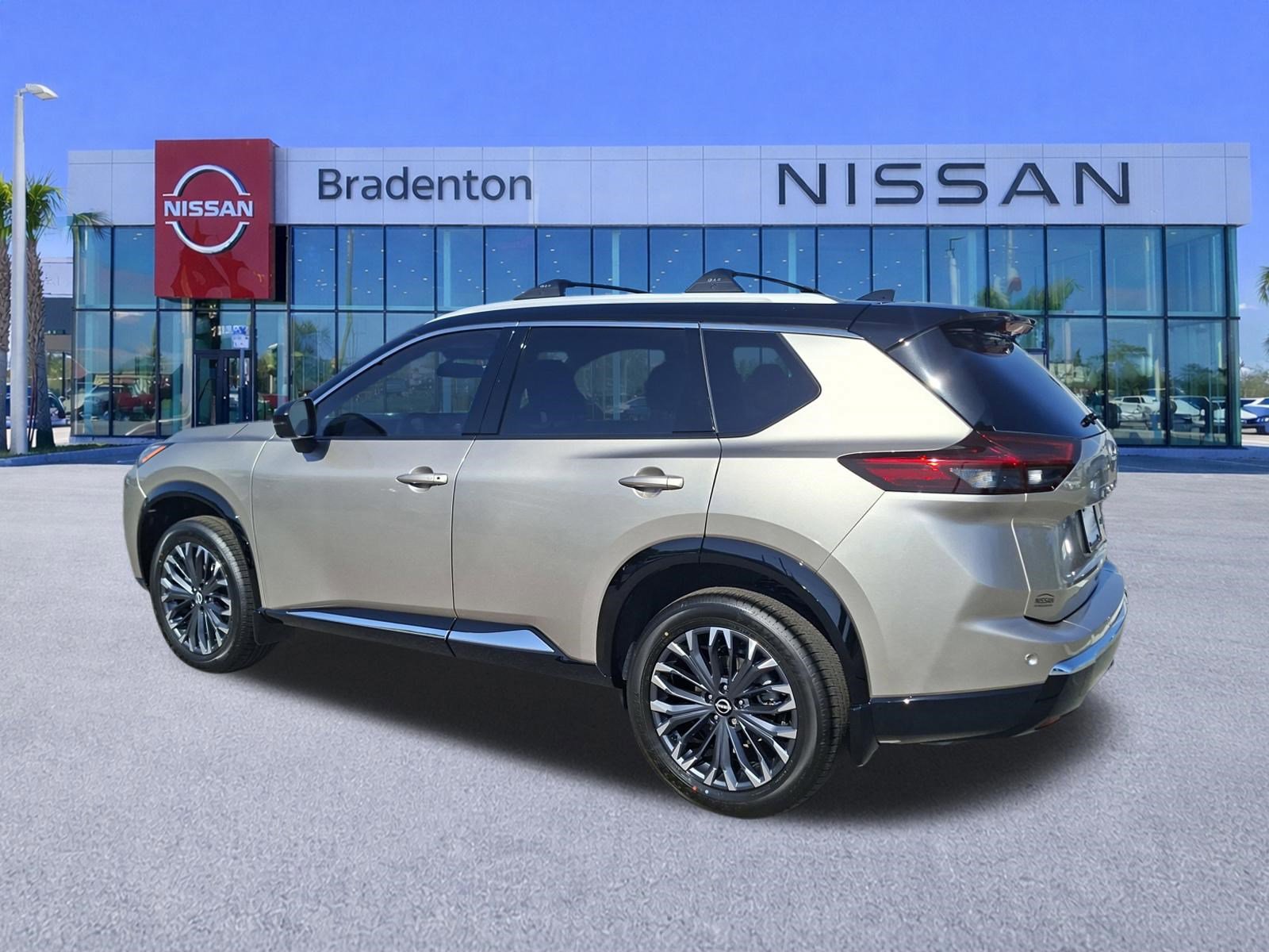 New 2026 Nissan Rogue Platinum AWD/4WD image 4