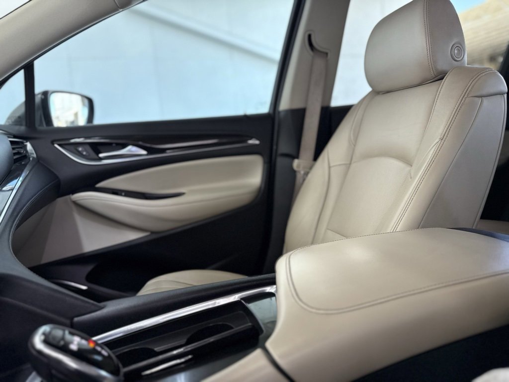 Used 2021 Buick Enclave Essence image 43