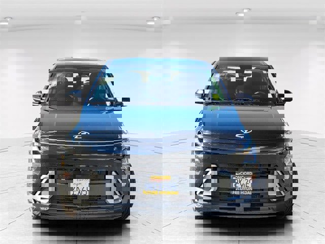 Certified 2024 Hyundai Kona SE image 3