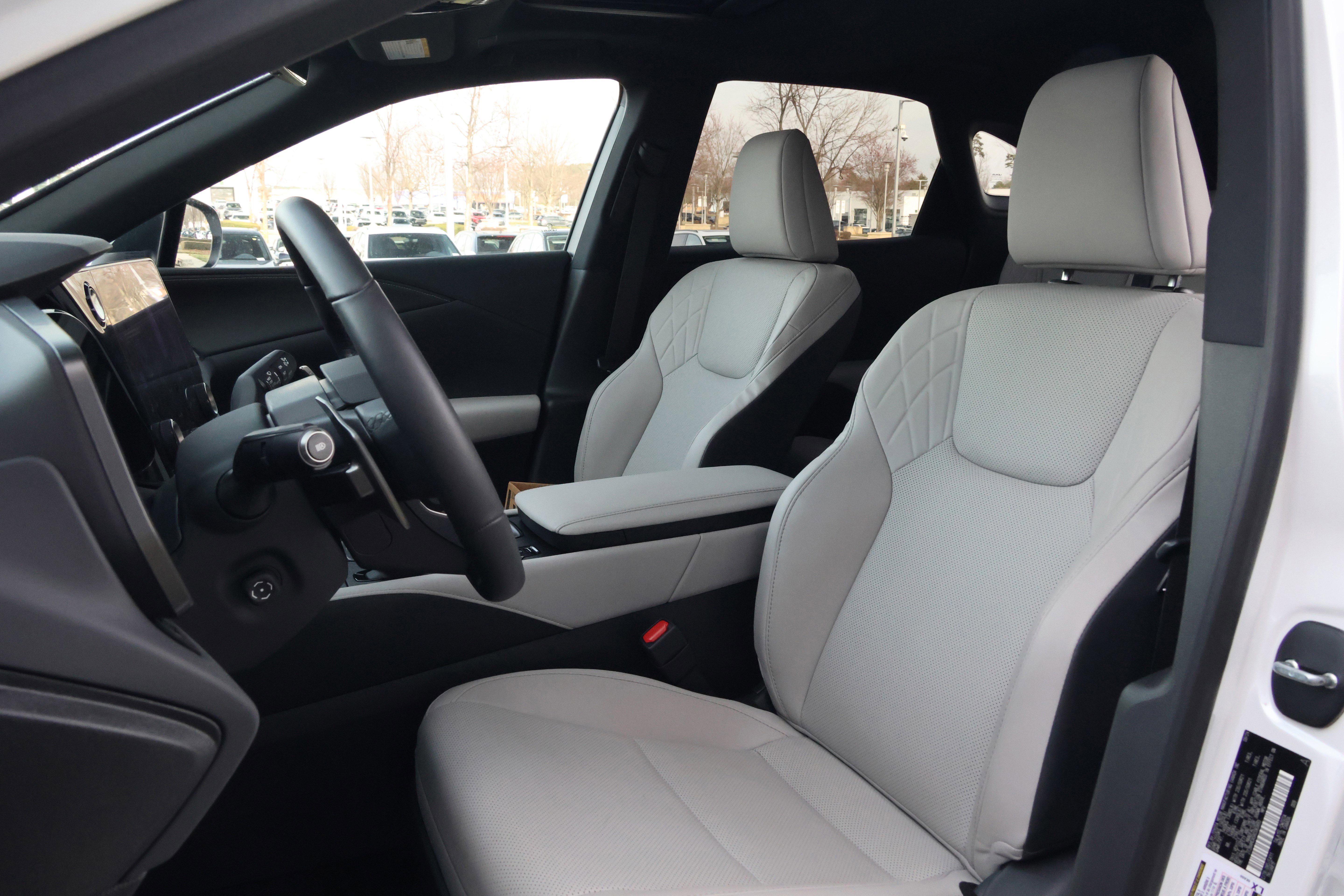 Certified 2024 Lexus RX 350 Premium w/ Accessory Package (Z1) image 33