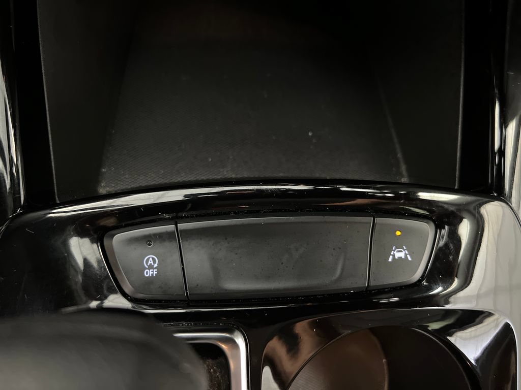 Used 2025 Chevrolet Trax LT FWD image 52