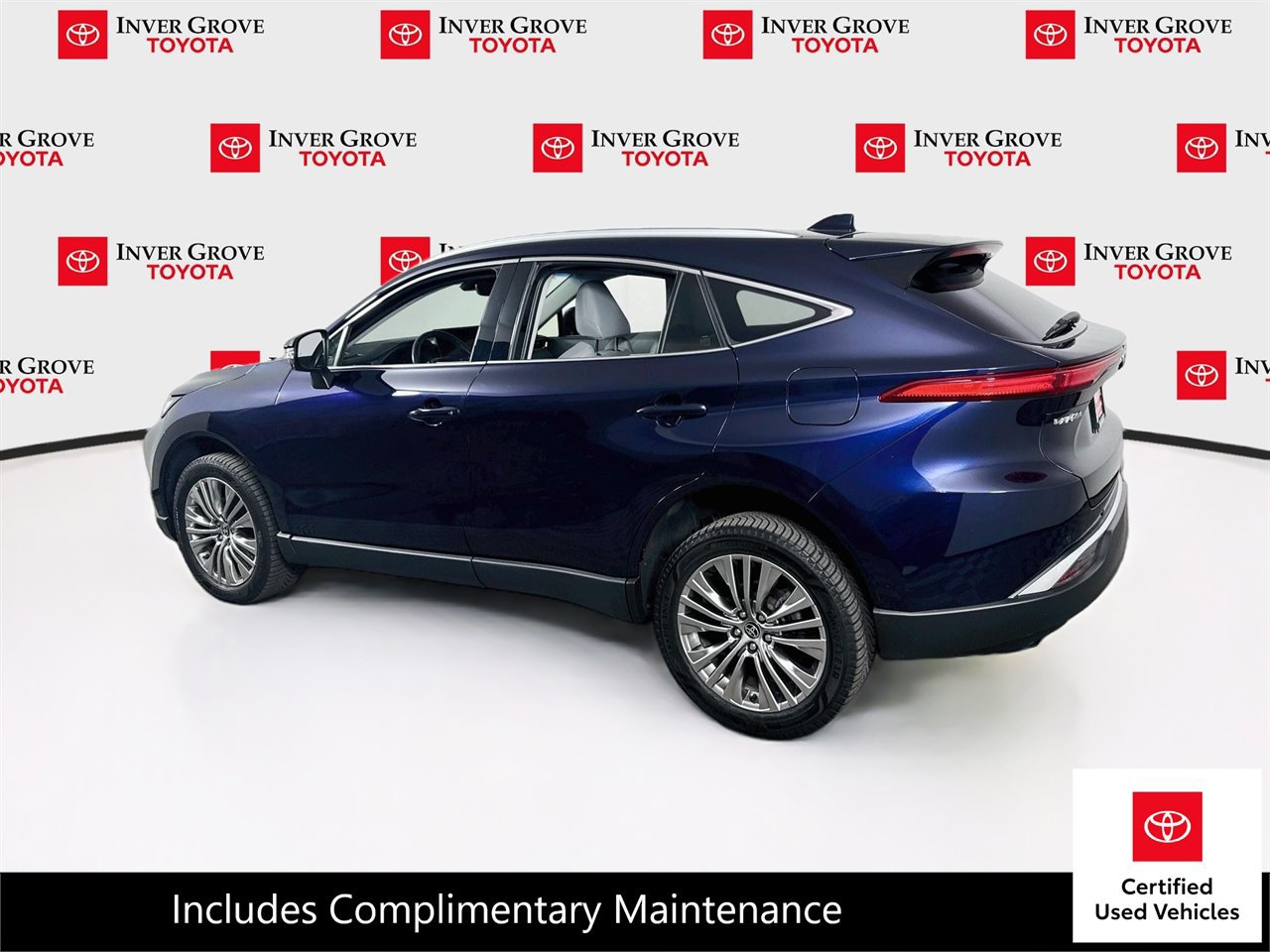 Certified 2024 Toyota Venza XLE AWD/4WD image 7