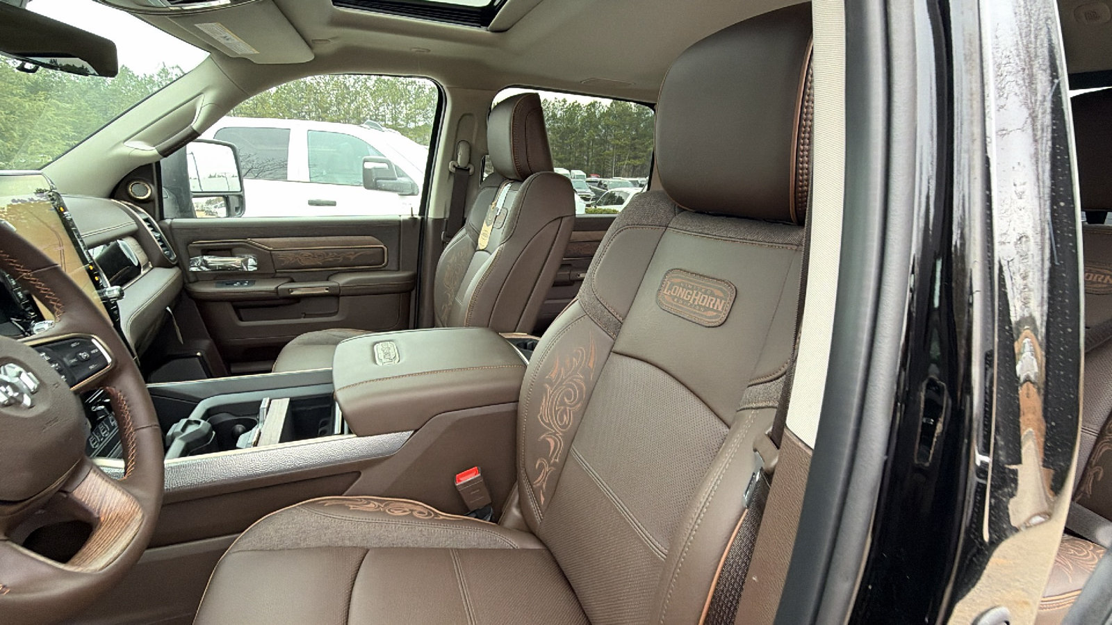 New 2026 RAM 2500 Limited AWD/4WD image 17