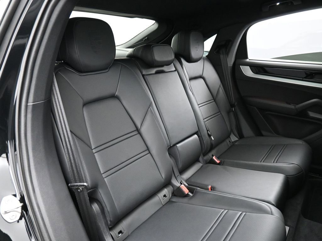 New 2026 Porsche Cayenne S image 28