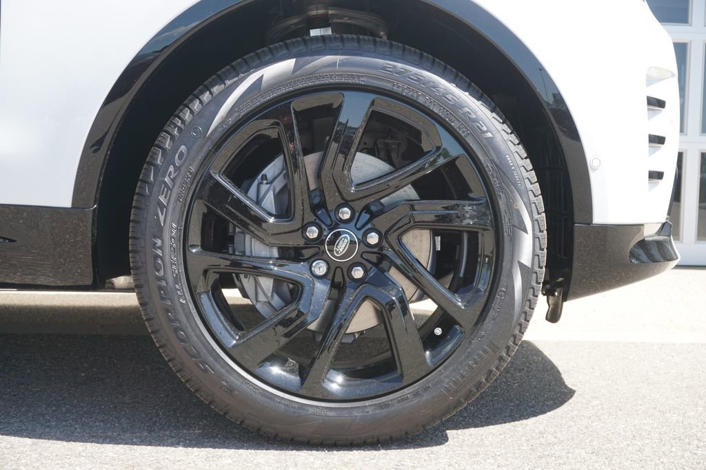 New 2025 Land Rover Discovery Dynamic SE image 33