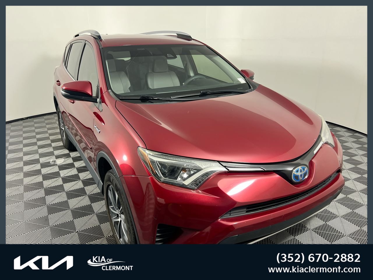 Used 2018 Toyota RAV4 LE w/ Carpet Mat Package