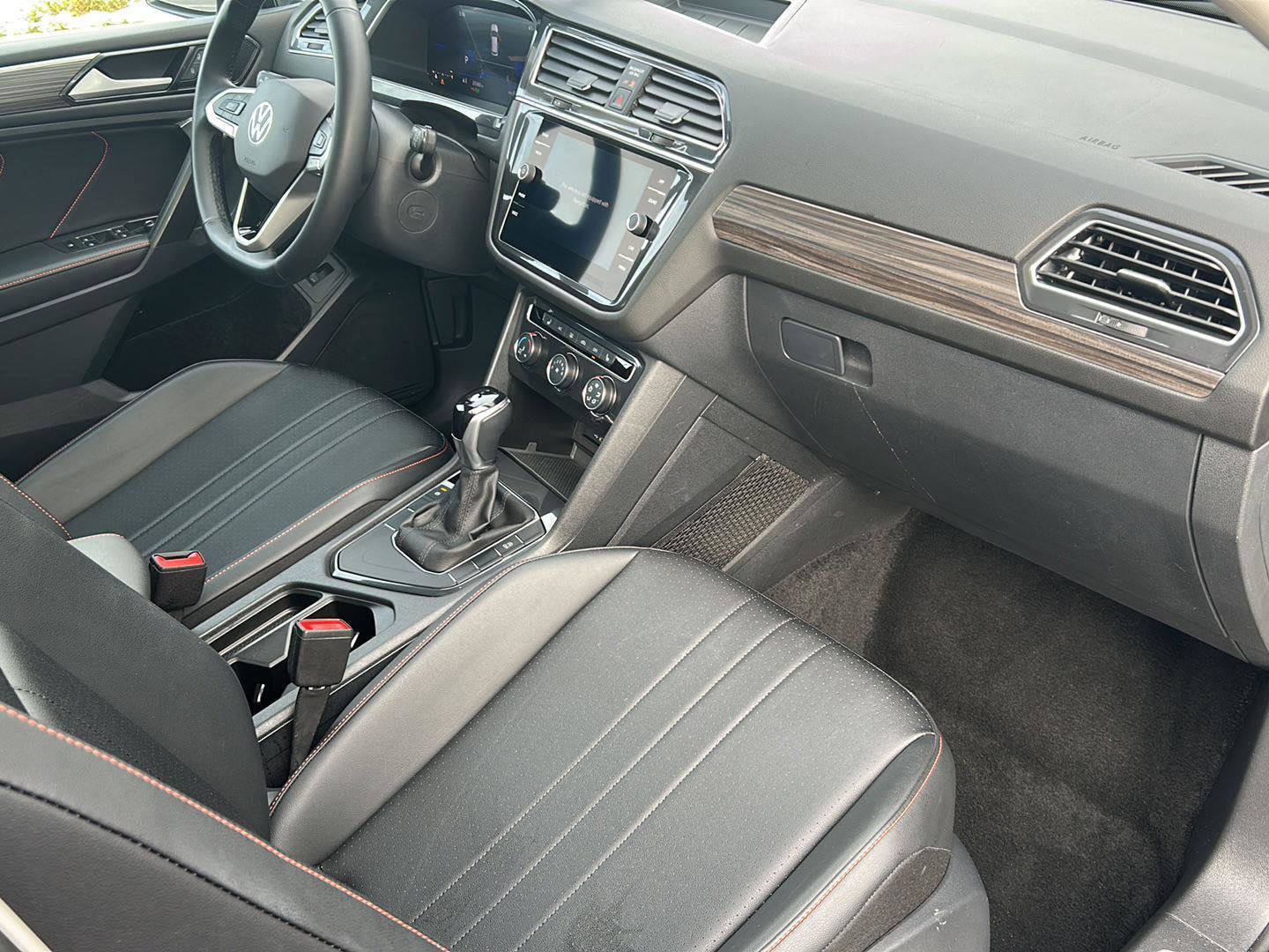 Certified 2024 Volkswagen Tiguan Wolfsburg Edition image 20