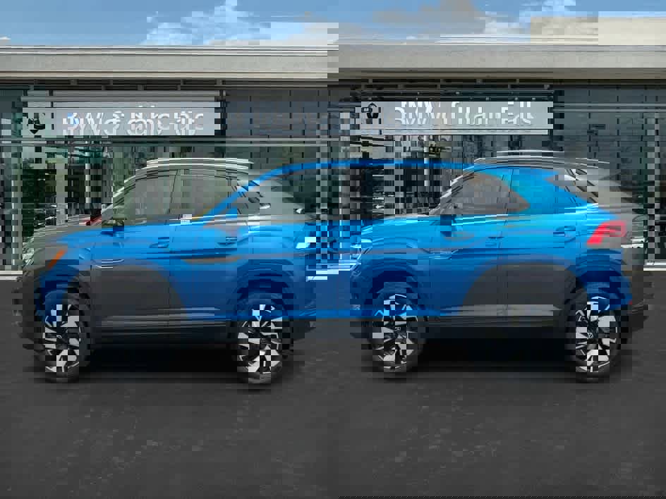 Used 2024 Volkswagen Atlas Cross Sport SE image 5