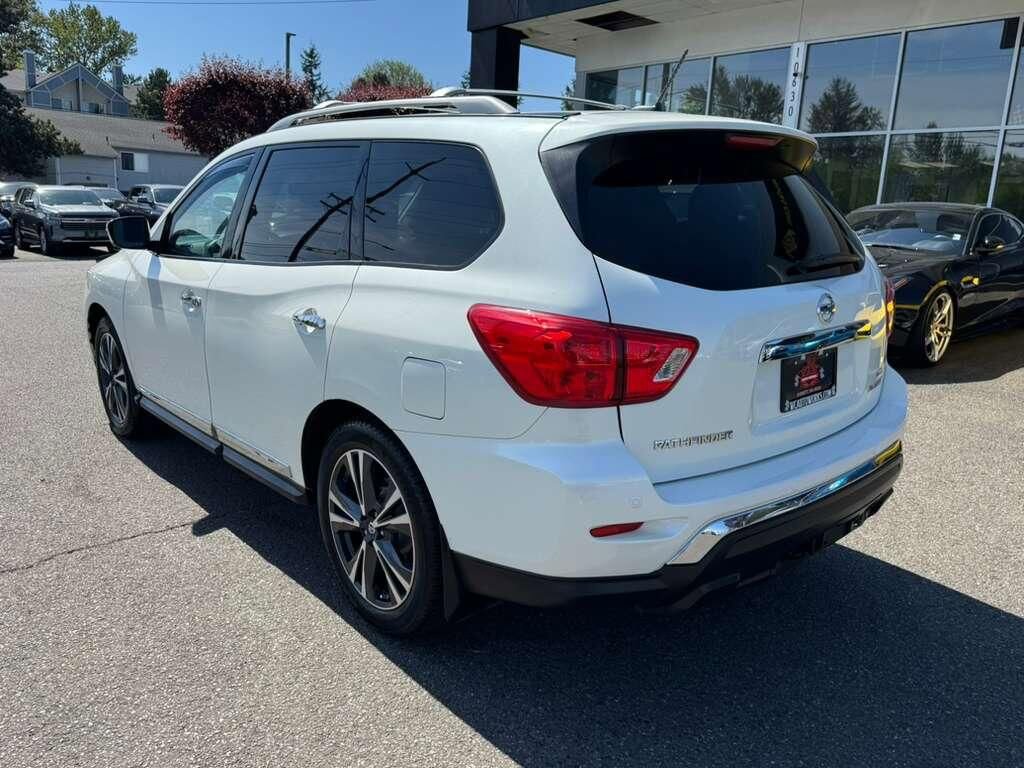 Used 2017 Nissan Pathfinder Platinum AWD/4WD image 17