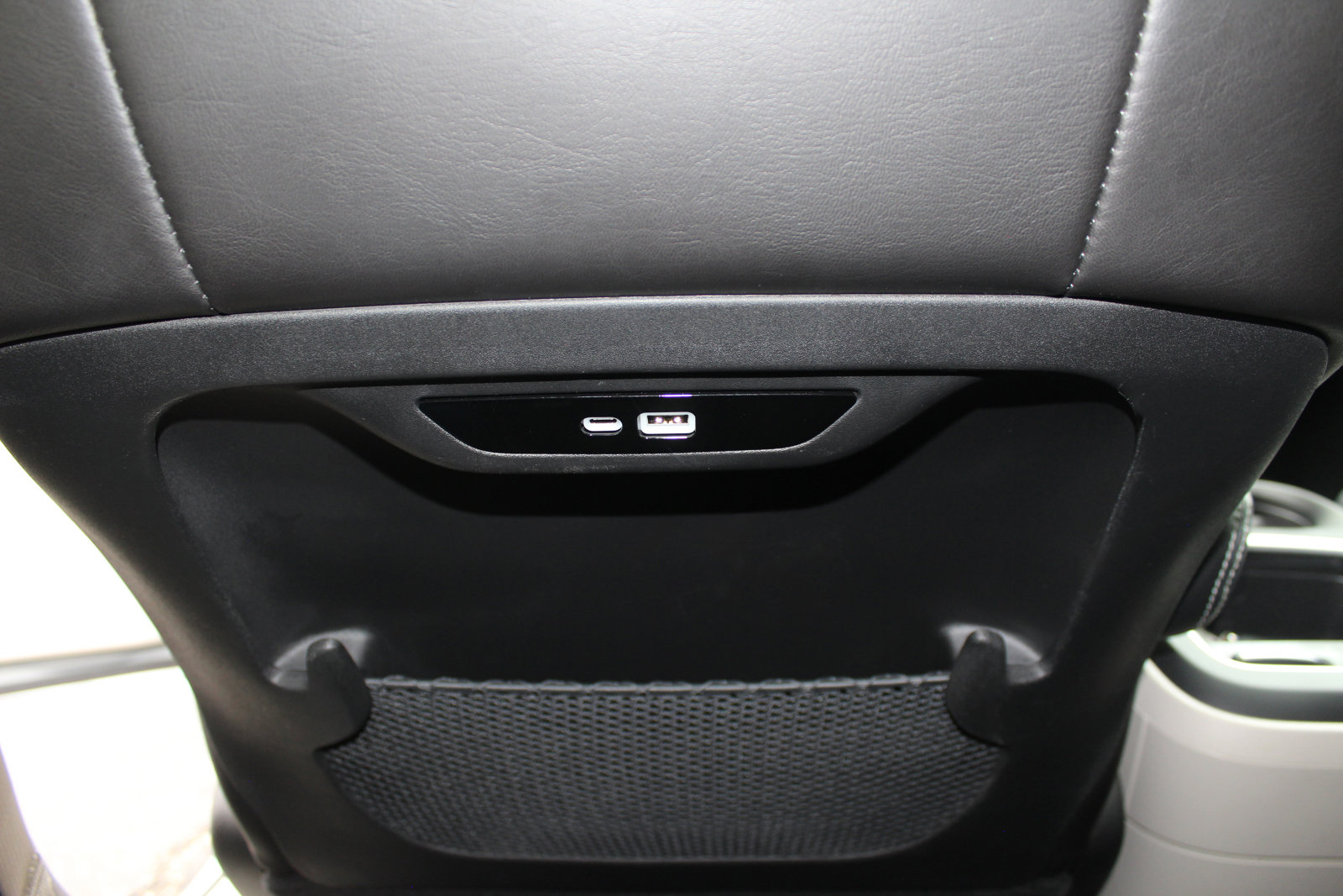 Used 2024 Chrysler Pacifica Select image 45