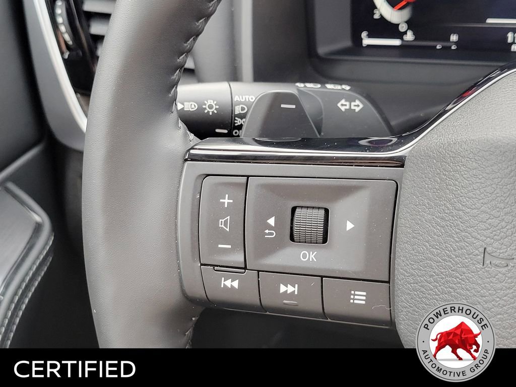 Used 2025 Nissan Rogue Platinum image 30