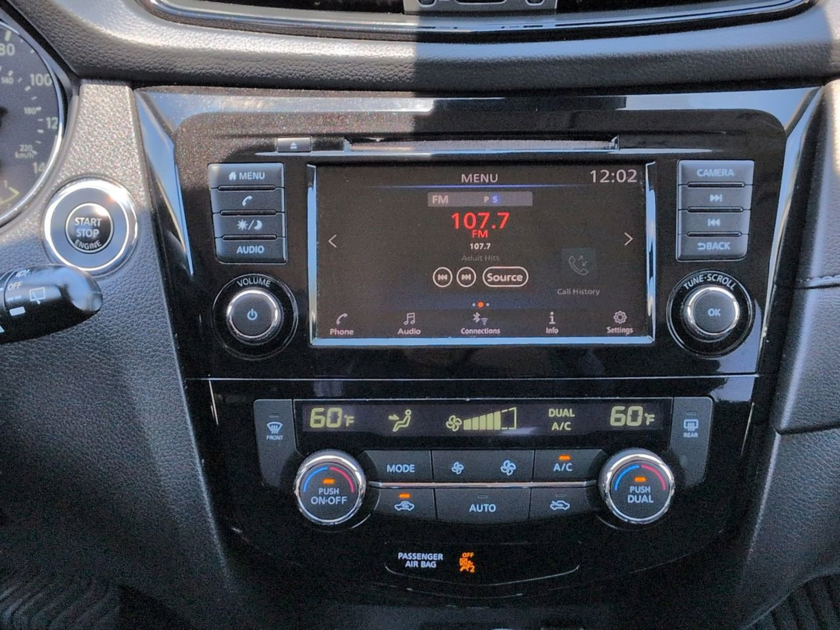 Used 2020 Nissan Rogue SV FWD image 22
