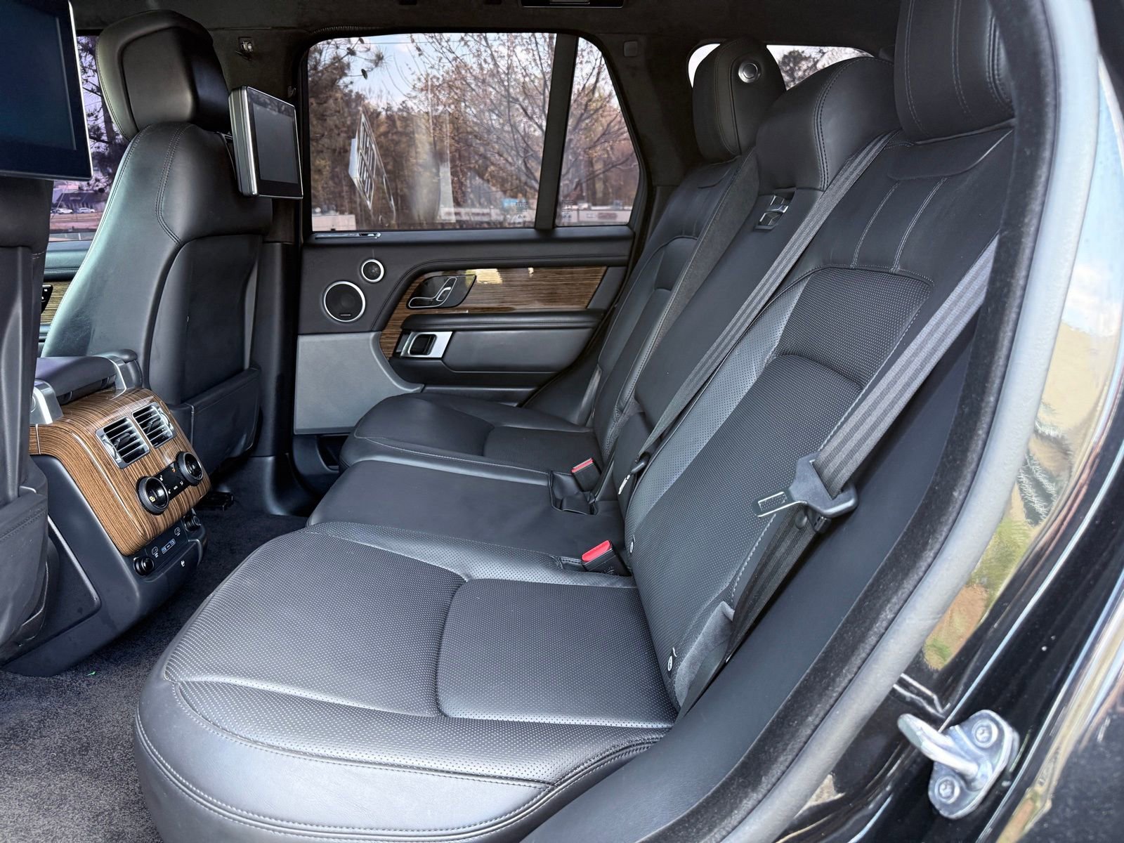 Used 2018 Land Rover Range Rover Supercharged image 40