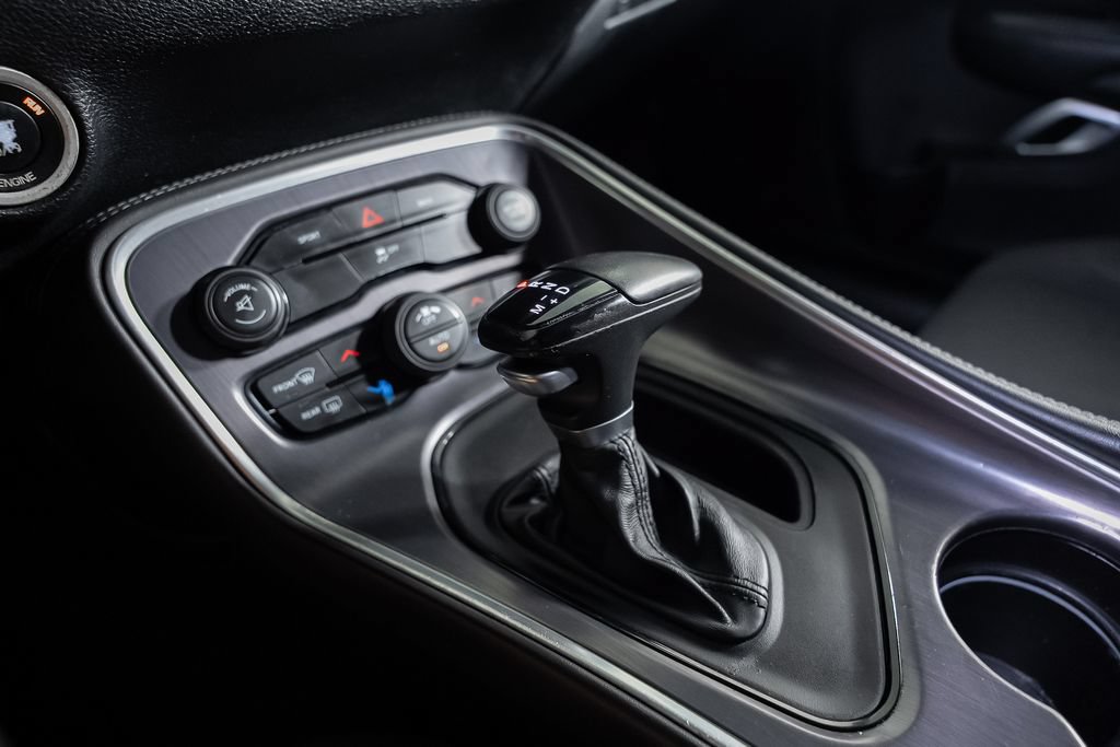 Used 2016 Dodge Challenger SXT RWD image 34