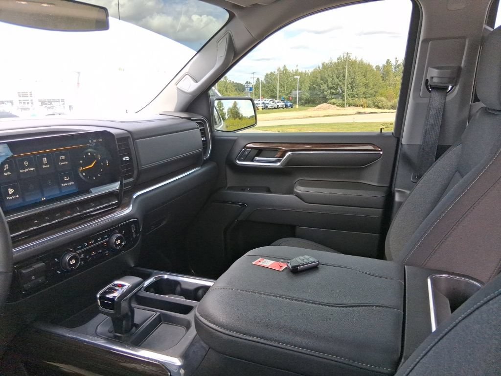 Used 2023 Chevrolet Silverado 1500 LT Trail Boss AWD/4WD image 24
