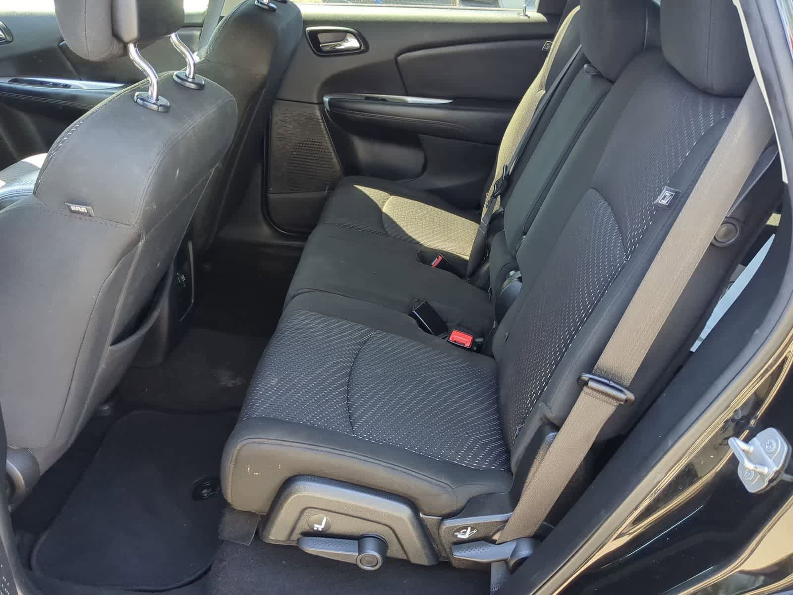 Used 2019 Dodge Journey SE FWD image 19