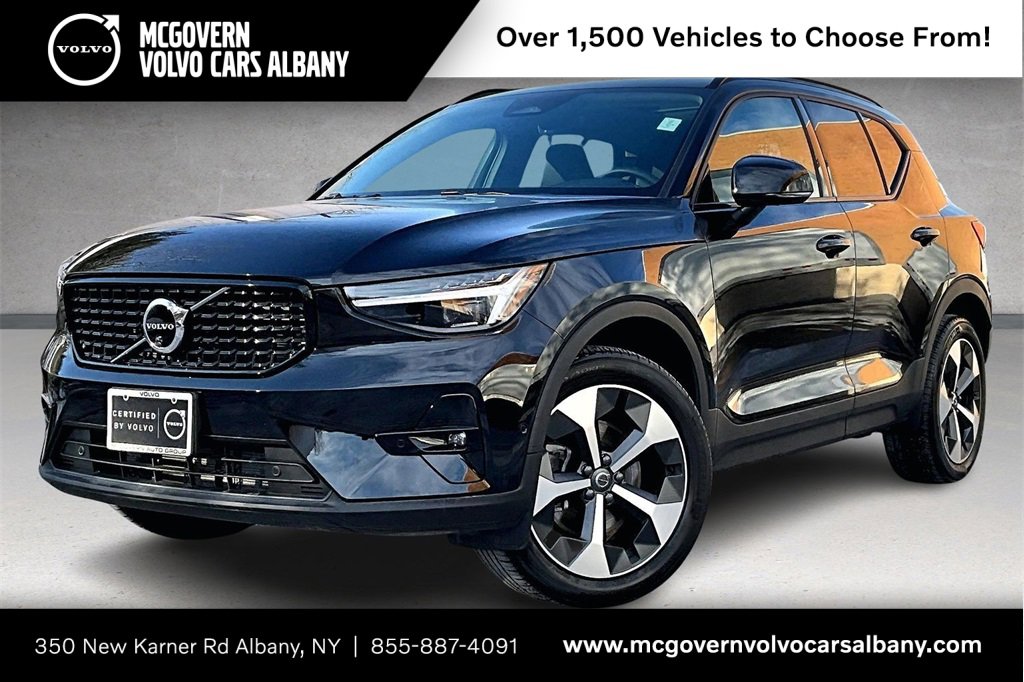 Used 2026 Volvo XC40 B5 Plus w/ Protection Package Premier image 1