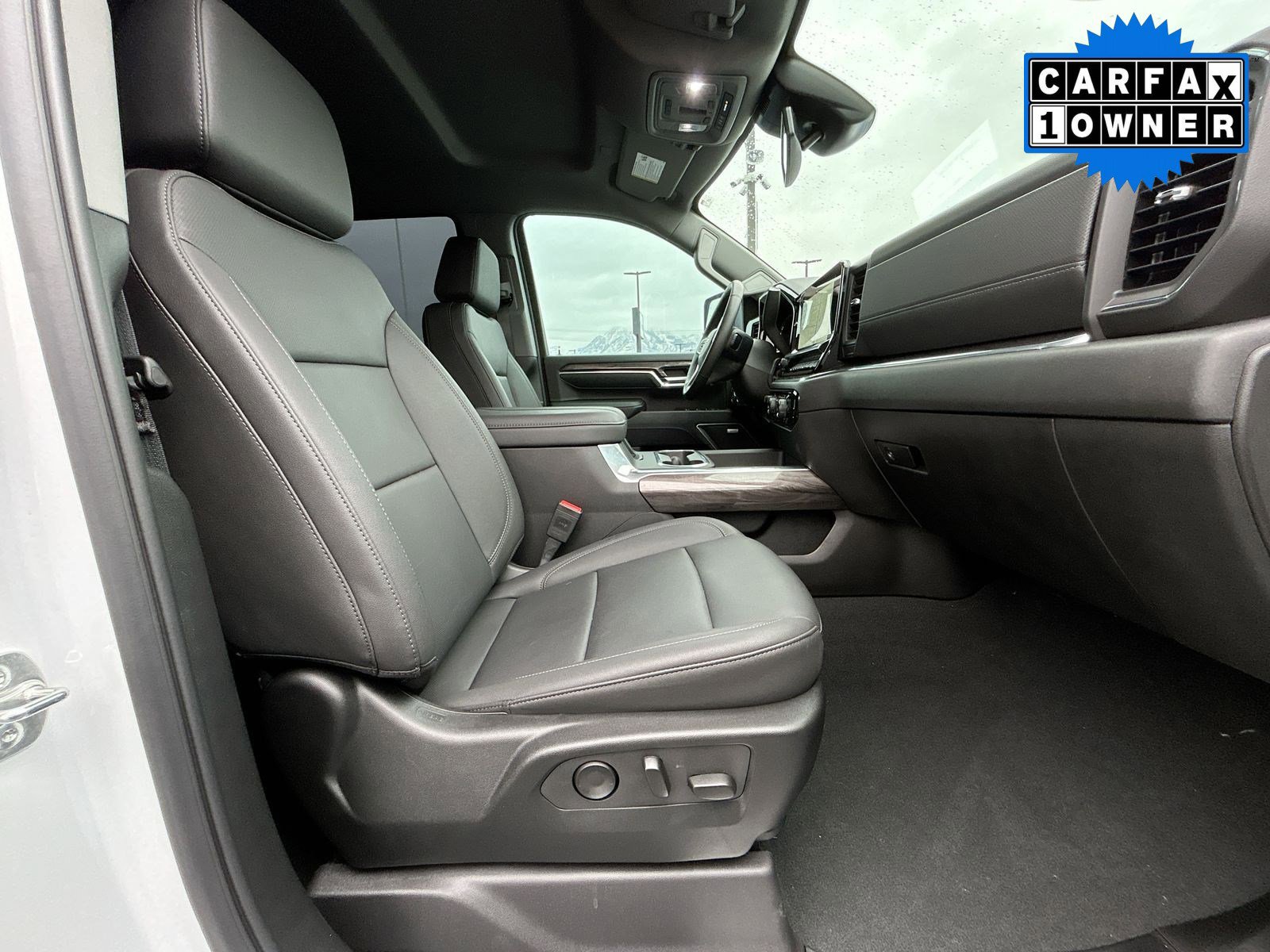 Used 2025 Chevrolet Silverado 3500 LTZ w/ LTZ Plus Package image 28