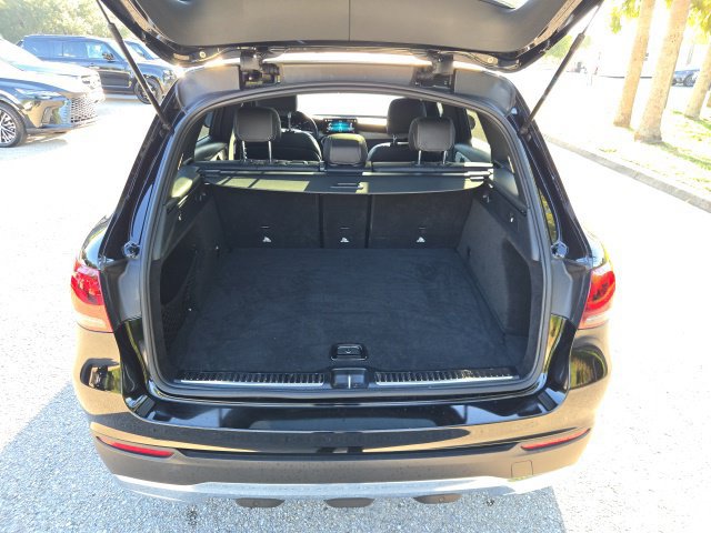 Used 2020 Mercedes-Benz GLC 300 4MATIC image 10