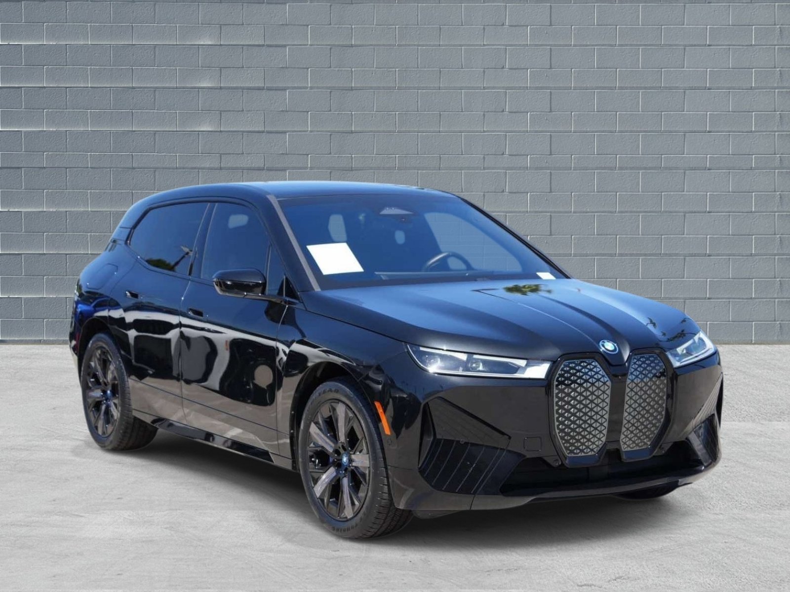 Used 2024 BMW iX xDrive50 w/ Sport Package AWD/4WD image 1